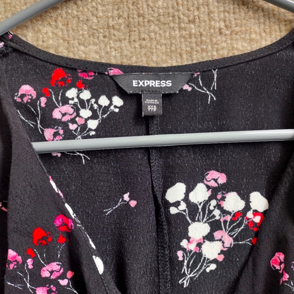 Express Ruffle Floral Mini Desss - Picture 4 of 8